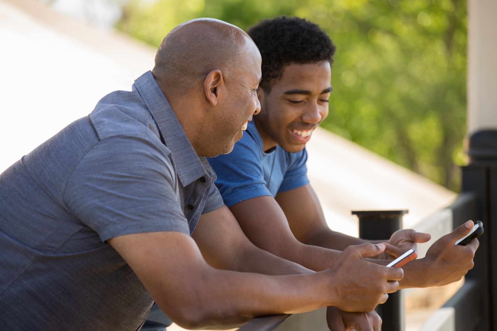 parent professionnel avec un adolescent