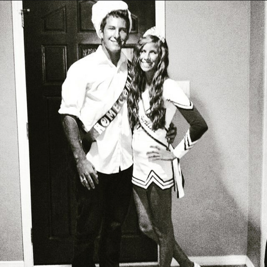 Rilee & TJ hauv high school