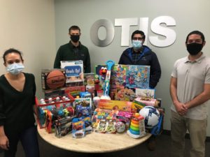 otis volunteers la holiday gift drive